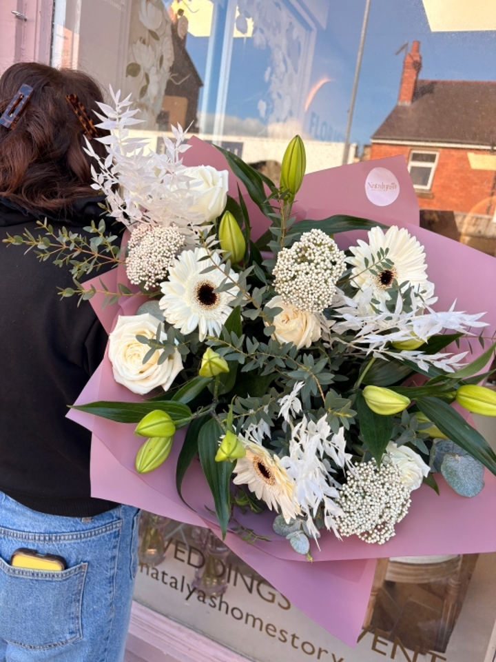 The Classic Mums Bouquet